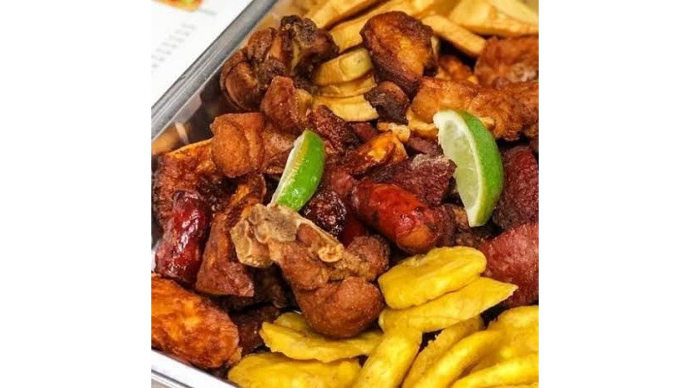 Dominican Chicharron & Chicken Tenders ( Chicharron y Pechurina ) at Rico Pica Pollo