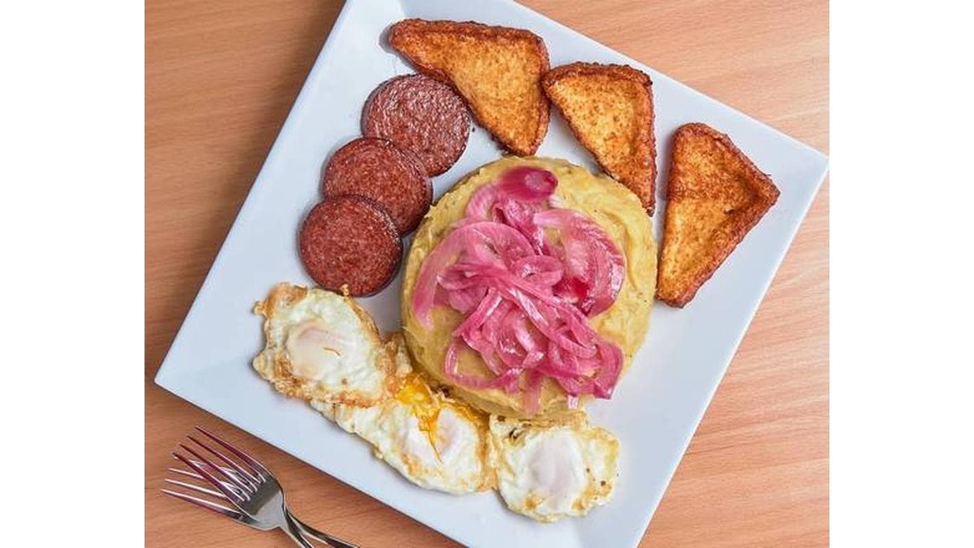Mangu with Tres Golpes 🍳 at Jicome Restaurant inc