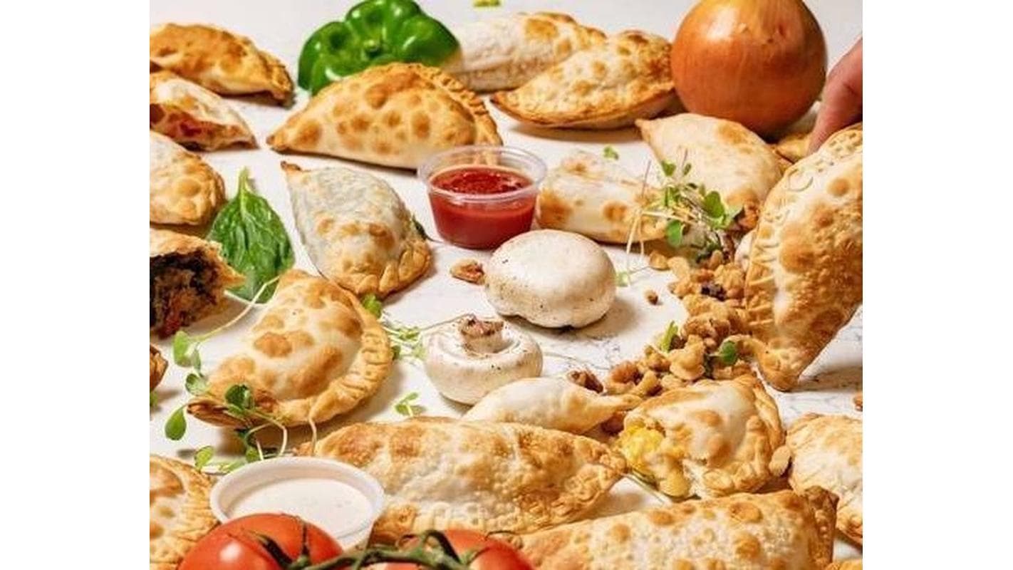 Combo de 6 Empanadas 👪 at El Punto Del Sabor